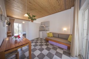 Manias Aparthotel